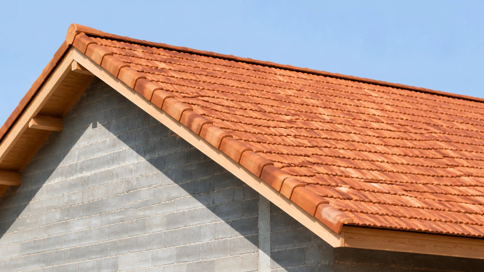 Poser des tuiles de rive : préparer une finition durable — photo 1